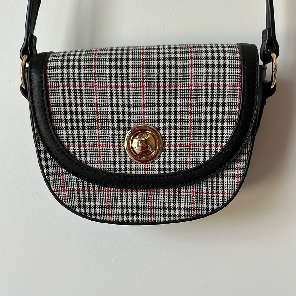 Black and White Crossbody Bag with Plaid Pattern
